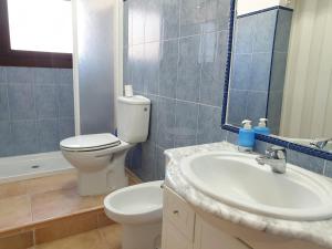 A bathroom at 5594 Apartment in Llançà