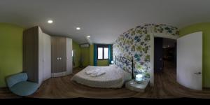 Łóżko lub łóżka w pokoju w obiekcie Apartamentos La Chaparrina del Jerte