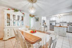 Gallery image of French-Inspired Townhome 9 Mi to Saratoga Springs! in Malta