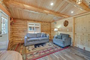 Gallery image of Soldotna Fishermans Cabin about 6 Mi to Kenai River in Soldotna