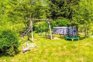 Ein Kinderspielbereich in der Unterkunft Chalupa Kukajda