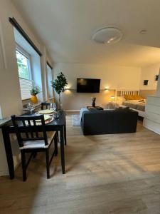 Khu vực ghế ngồi tại Zentrale moderne City-Wohnung - Netflix - Nespresso