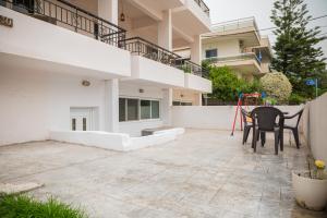 Balkoni atau teres di Happy Home-2' from sea