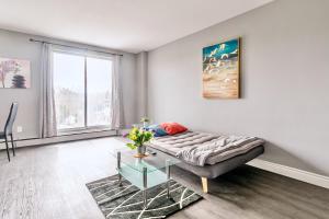 Istumisnurk majutusasutuses 1BR Glenview West Apt with Patio - Near Downtown +7 fotot