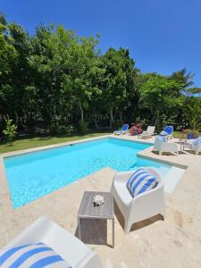 Bazén v ubytování Villa Caribe with Full Service nebo v jeho okolí