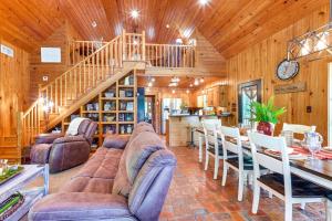 Gallery image of Riverfront Cabin w/ Outdoor Oasis in Seminary! in Collins