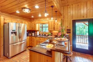 Gallery image of Riverfront Cabin w/ Outdoor Oasis in Seminary! in Collins +37 photos