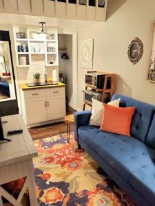 Køkken eller tekøkken på CuteCozy Tiny Loft near NCSU Dwntwn Raleigh