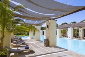 Bazén v ubytování Grand Palladium Colonial Resort & Spa - All Inclusive nebo v jeho okolí