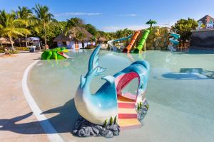 Bazén v ubytování Grand Palladium Colonial Resort & Spa - All Inclusive nebo v jeho okolí