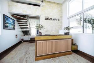 Vstupní hala nebo recepce v ubytování Serenity by the Sea Oceanfront Apartment + 48 fotografií