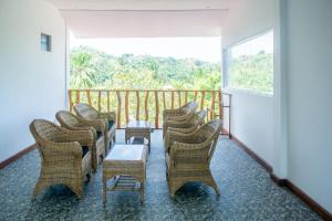 Rõdu või terrass majutusasutuses Turtle House Lombok
