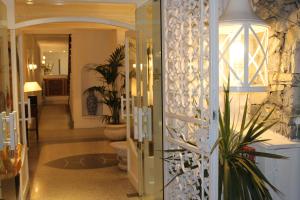 A bathroom at Hotel Helvetia