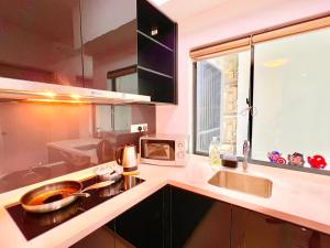 Kuchyň nebo kuchyňský kout v ubytování Legoland-Happy Wonder Suite,Elysia-8pax,100MBS