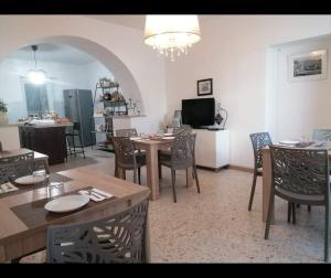 Un restaurant sau alt loc unde se poate mânca la Casa rosa Abruzzo 3