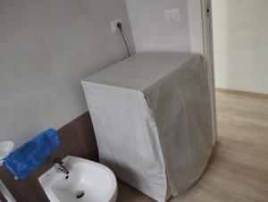 Koupelna v ubytování Bilocale per 2 - Quadrilocale per 6 - Appartamenti Sebastiani centralissimi