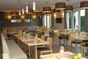 Restaurace v ubytování Kyriad Valence Nord Bourg-Les-Valence