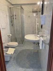 A bathroom at Hotel Residence - Parco Mare Monte