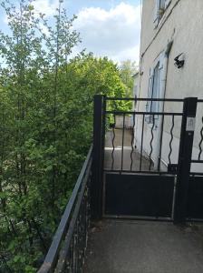 Balkón nebo terasa v ubytování La clef des cœurs