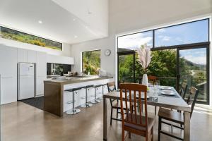 Kuchyň nebo kuchyňský kout v ubytování Modern Alpine Living with Spectacular View