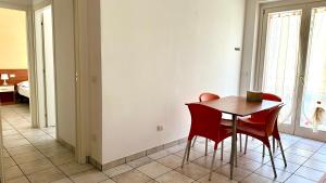 Gallery image of S179 - Sirolo, trilocale in cento completamente accessoriato in Sirolo