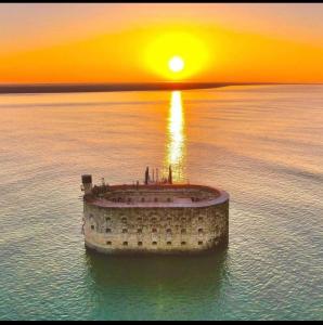 Fotografie z fotogalerie ubytování Hôtel 2 étoiles et Restaurant Le Galet Bleu v destinaci Fouras