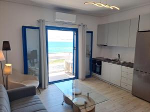 Η κουζίνα ή μικρή κουζίνα στο Aegean Apartments Evia