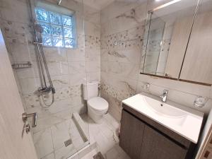 Ένα μπάνιο στο Aegean Apartments Evia