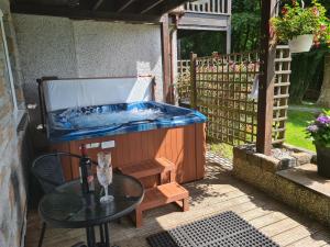 Fotografie z fotogalerie ubytování 10, Valley View Lodge, A beautiful 3 bedroom lodge with private Hot Tub and use of all onsite leisure facilities including fitness suite, indoor and outdoor pools set in the heart of the Tamar Valley v destinaci Gunnislake