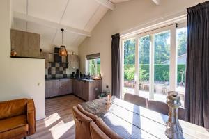 Kuchyň nebo kuchyňský kout v ubytování Luxe en comfort aan bos - geniet van rust & natuur