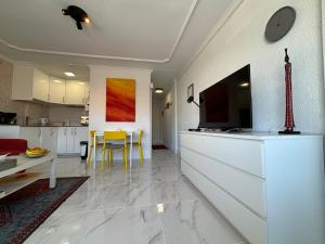 A kitchen or kitchenette at Teror 503