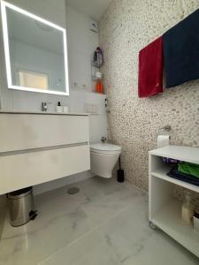 A bathroom at Teror 503