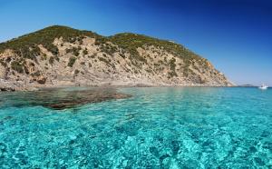 une île au milieu de l'océan dans l'établissement Su Coru 2 - Deluxe Studio in the Heart of Cagliari, à Cagliari