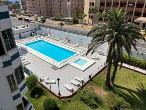 The swimming pool at or close to Teror 503