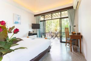 TV a/nebo společenská místnost v ubytování Koh Chang Grandview Resort