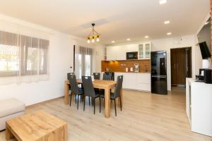 Η κουζίνα ή μικρή κουζίνα στο Isabella