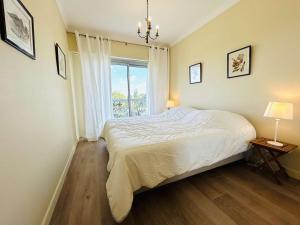 Posteľ alebo postele v izbe v ubytovaní Appartement refait à neuf avec terrasse et parking, 1 chambre, 2 couchages, La Baule - FR-1-245-165