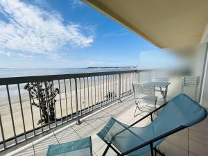 Balkón alebo terasa v ubytovaní Appartement refait à neuf avec terrasse et parking, 1 chambre, 2 couchages, La Baule - FR-1-245-165
