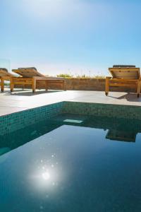 Bazén v ubytování Gialova Hills 6 - Luxury Villas with Private Pool nebo v jeho okolí