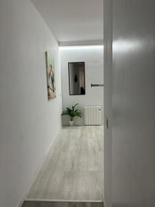 Fotografie z fotogalerie ubytování Apartamento blanco y negro en el centro v destinaci Alicante
