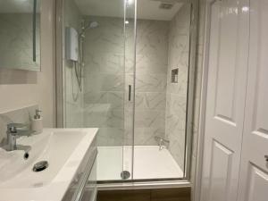 Gallery image of Bow Cottage in Bridport +25 photos