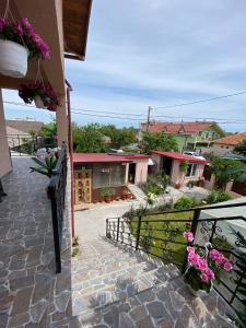 Balkón nebo terasa v ubytování Casa Tomița
