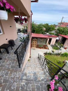 Balkón nebo terasa v ubytování Casa Tomița