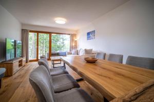 TV a/nebo společenská místnost v ubytování Lipno Port Apartment C203 - Lipno Home