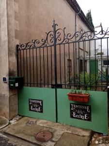 BadensL'ancienne écurie, near Carcassonne, private and charming accomodation Corporate bookings accepted的相册照片