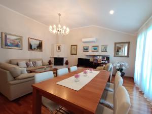 TV a/nebo společenská místnost v ubytování Villa Casa Belvedere near Dubrovnik