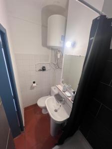 Photo de la galerie de l'établissement Appartement T1 bis, à Toulon 1 autre photo