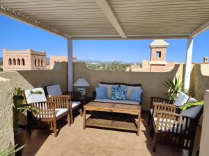A balcony or terrace at Attic apartment in Vera Beach with wifi and air-conditioning