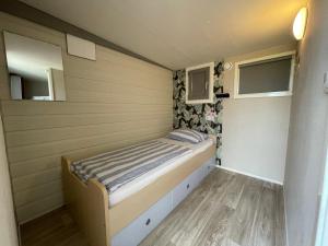 Postel nebo postele na pokoji v ubytování Luxe chalet Friesland i14 - 5 pers