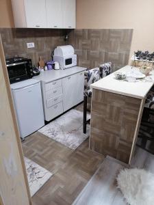 Dapur atau dapur kecil di Apartman Danijela Bajina Basta